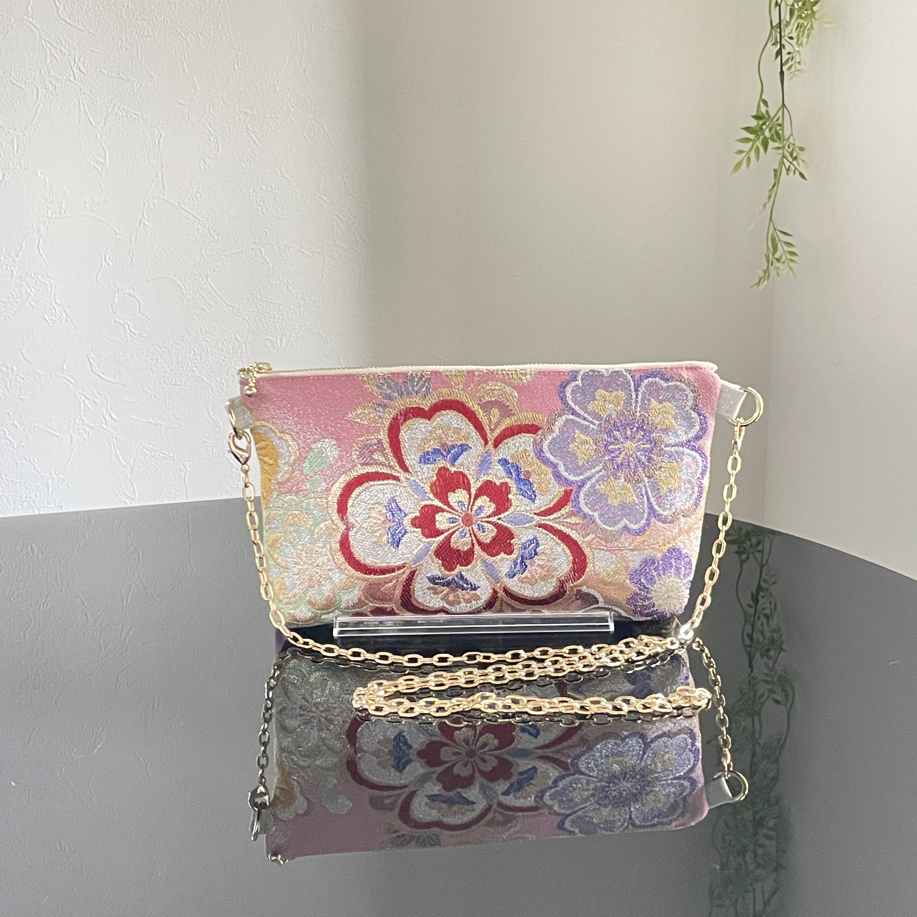 帯リメイク　ピンクの桜　ポーチバッグ　クラッチバッグ　ショルダーバッグ　チェーン付き