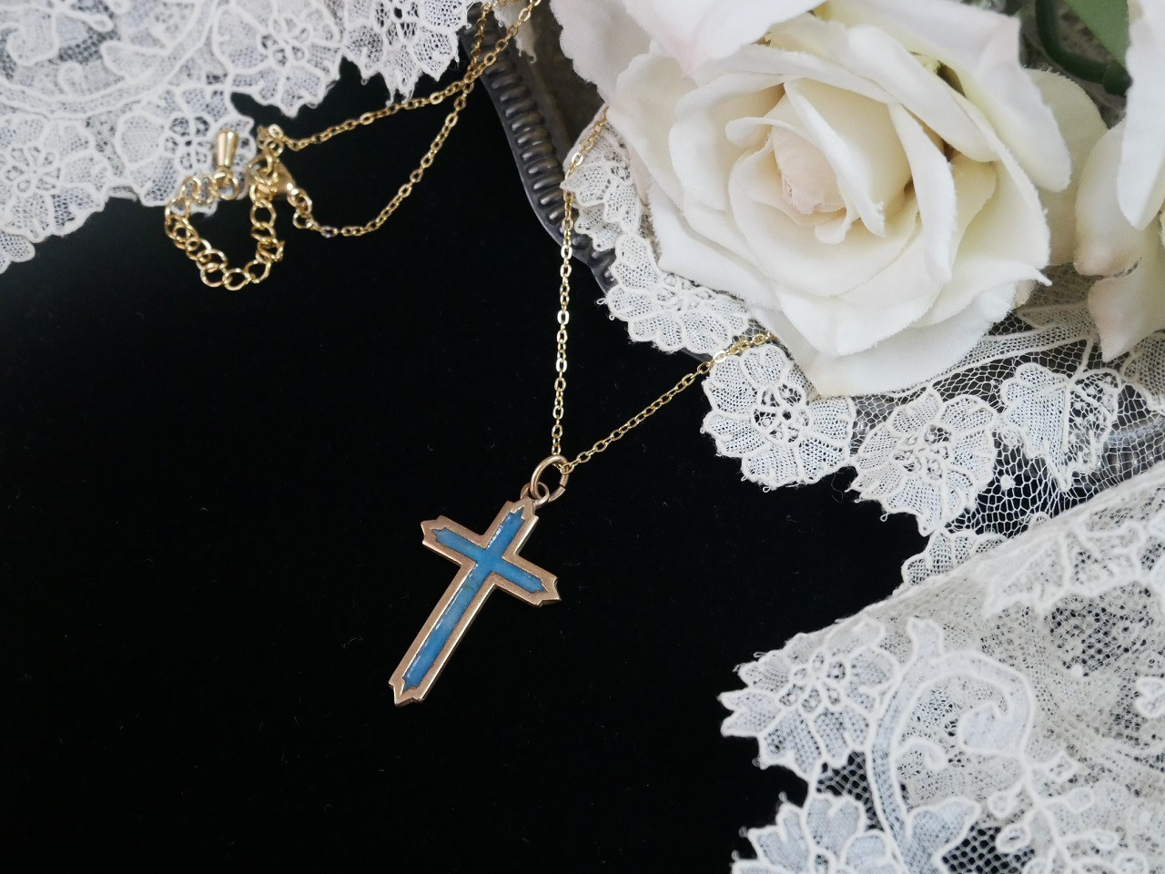 Les bijoux Cherirフランスヴィンテージ十字架ゴールドプレートトップネックレス