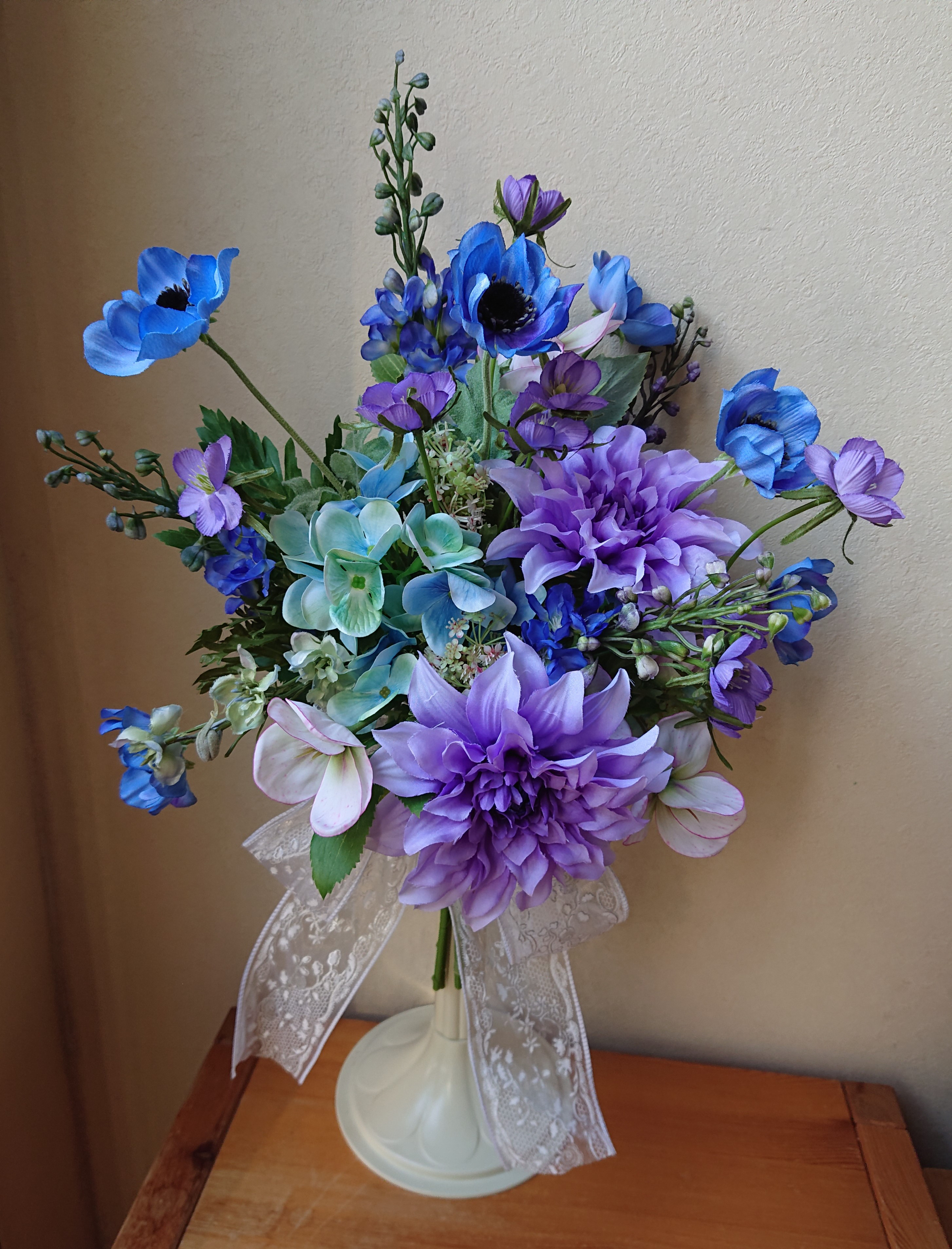 青のクラッチブーケ♪ブートニア付き♪生花みたいに綺麗な造花です♪高品質なのに安い