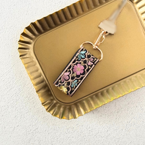 印度刺繡絲帶鑰匙圈拉鍊掛飾包包掛件迷你智慧型手機掛件 第3張的照片