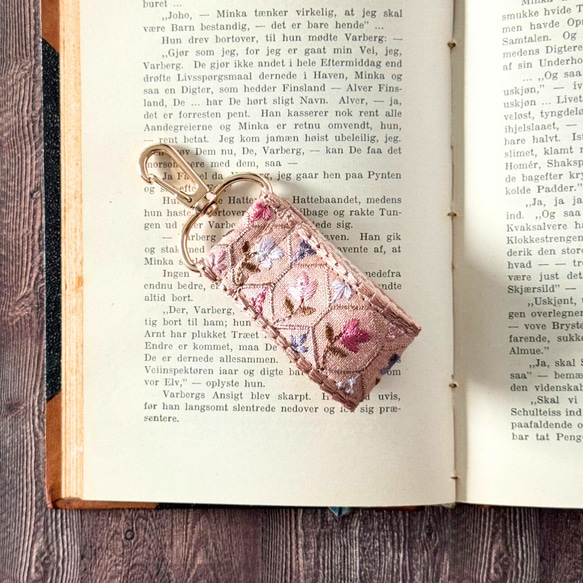 印度刺繡絲帶鑰匙圈拉鍊掛飾包包掛件迷你智慧型手機掛件 第9張的照片