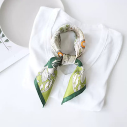 花柄シルク100%スカーフ/グリーン オールシーズン 絹製10約66cm 大判スカーフ　高級感 16枚目の画像