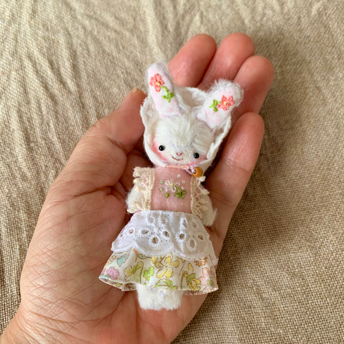 2wayピン クリップ マスコット ぬいぐるみ 天使 うさぎ ハンドメイド 優しいウサギの妖精マシュマリィさん♡9.5㎝ ぬいぐるみ Mrs.Robin