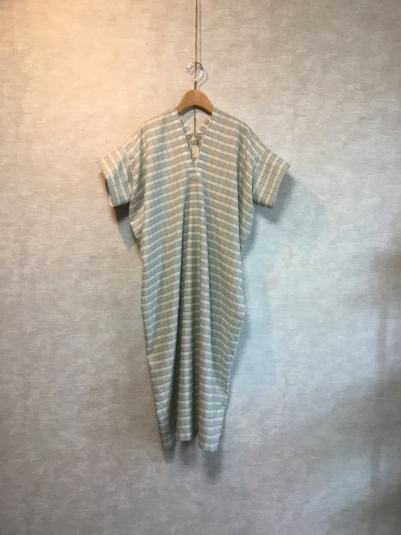★【最終半額セール】軽くて夏に涼しく楽々！横のドレープが大人で可愛いワンピース【大人カジュアル】スクエアワンピース 1枚目の画像