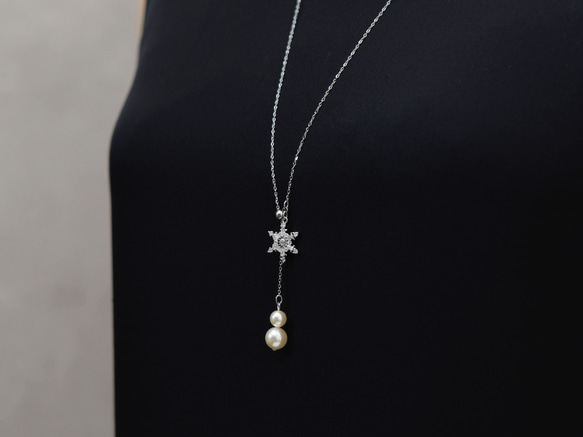 3日以内発送！クリスマスコフレ【ピアス + ロングネックレス セット】 雪の結晶・雪だるま パールゴールド色／シルバー色 3枚目の画像