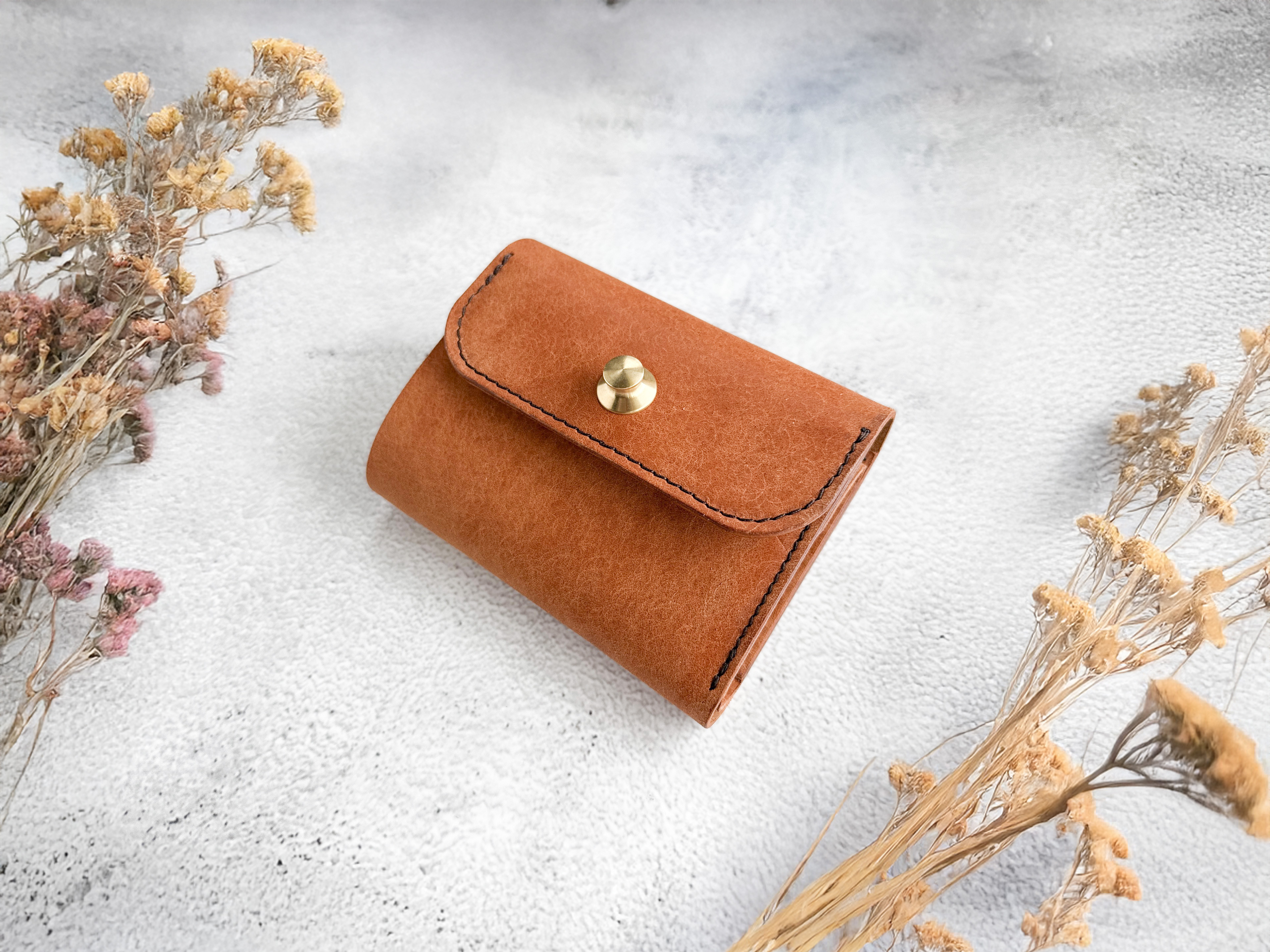 コンパクトウォレット　本革　ｲﾀﾘｱﾝﾚｻﾞｰ　三つ折り財布　【ｽﾅｯﾌﾟﾛｯｸ】　Brown　ブラウン