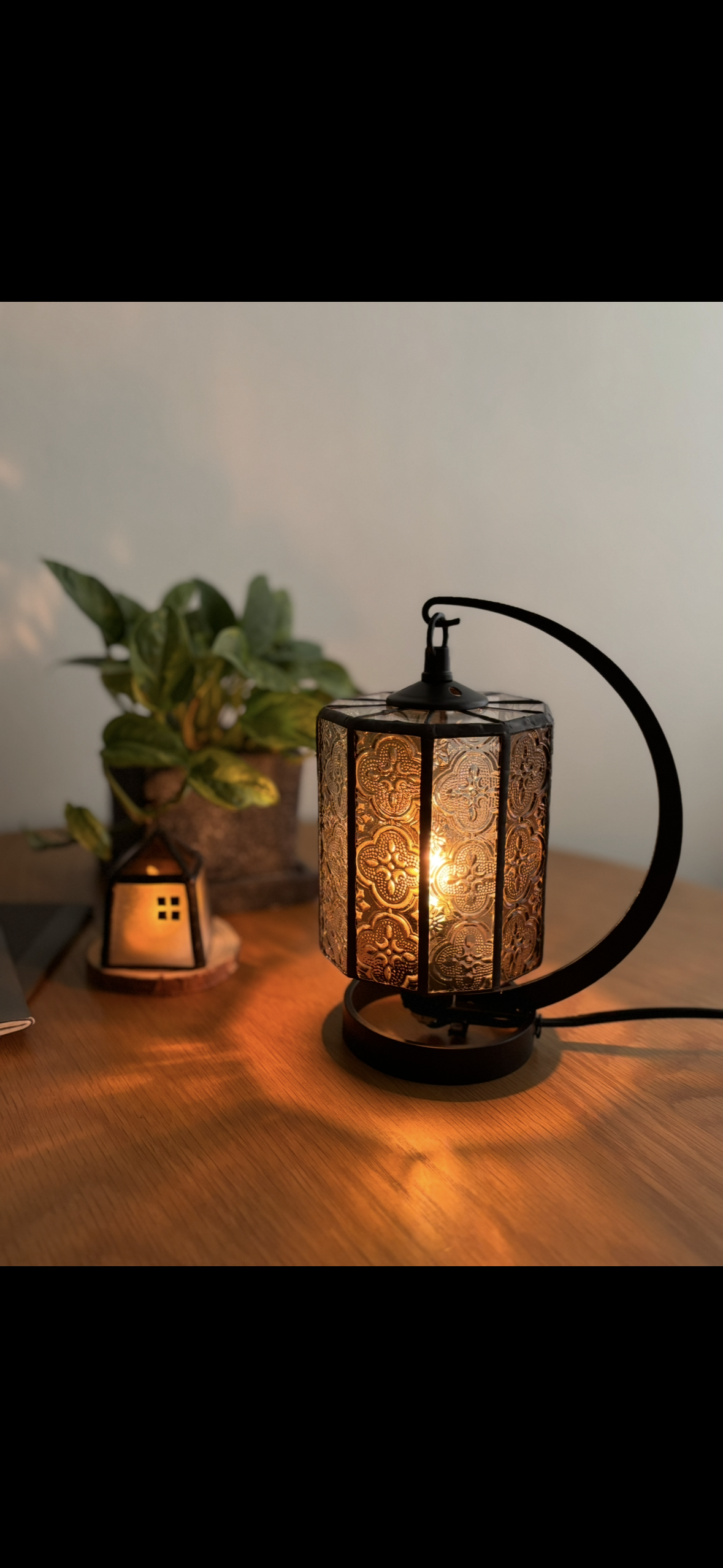 ステンドグラステーブルランプ　夕暮れ色のランプ