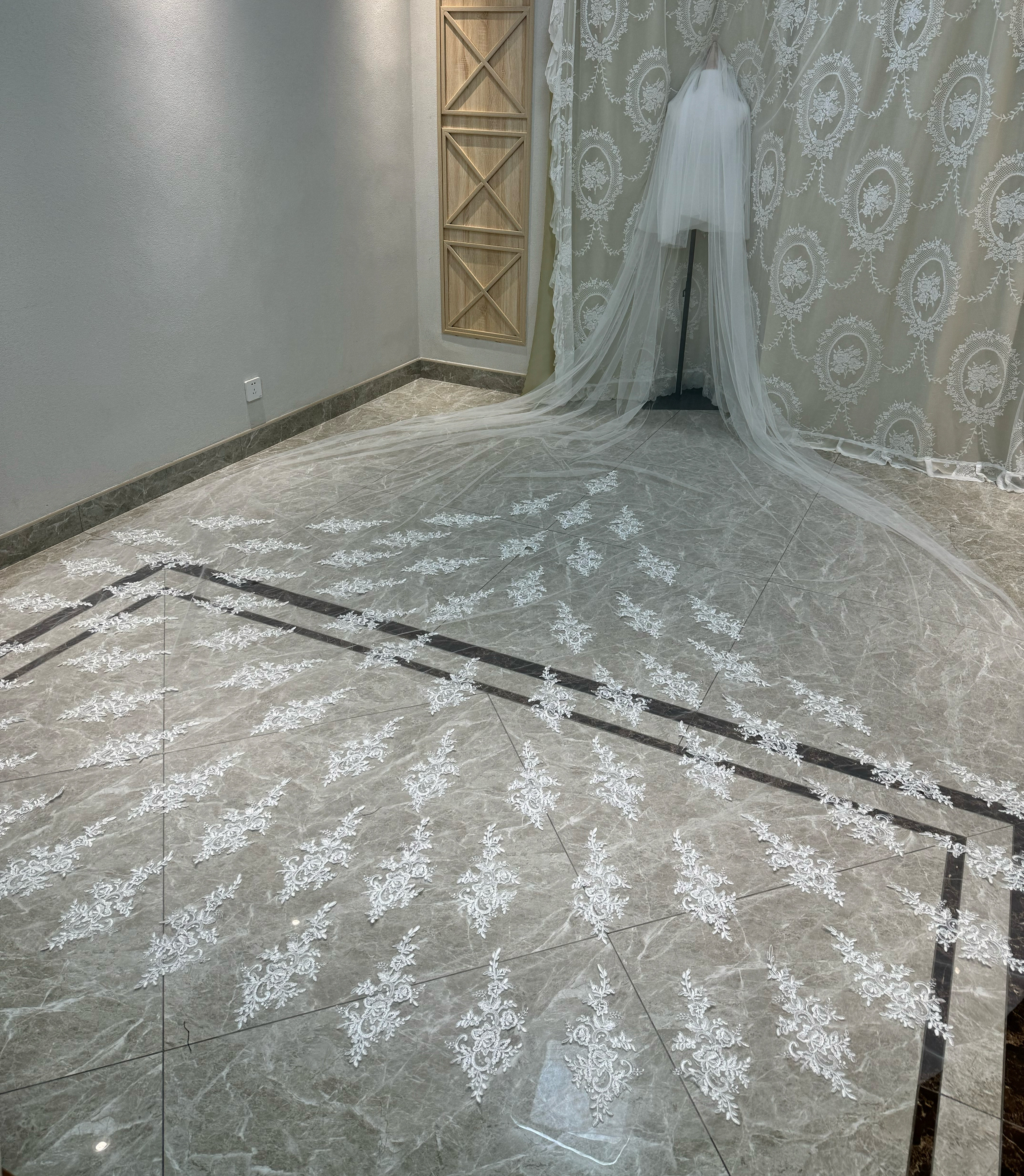 華やかなベール　贅沢なレース　ウェディング　オーダー可能　総長5メートル　ブライダル　ベールダウン　コーム付きオーダー可