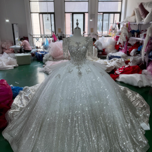 ウェディングドレス Aライン ロングトレーン ラメ