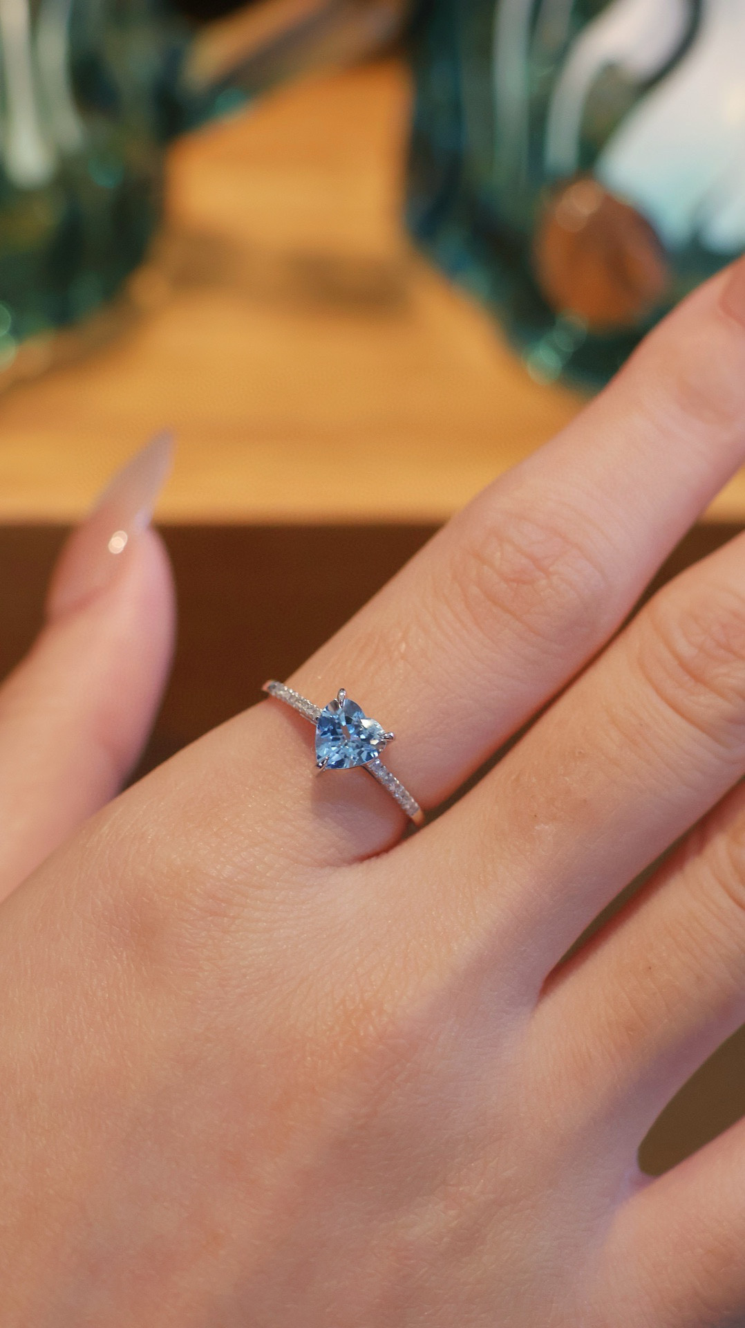 天然ダイヤモンド付きアクアマリンリングk18　3112