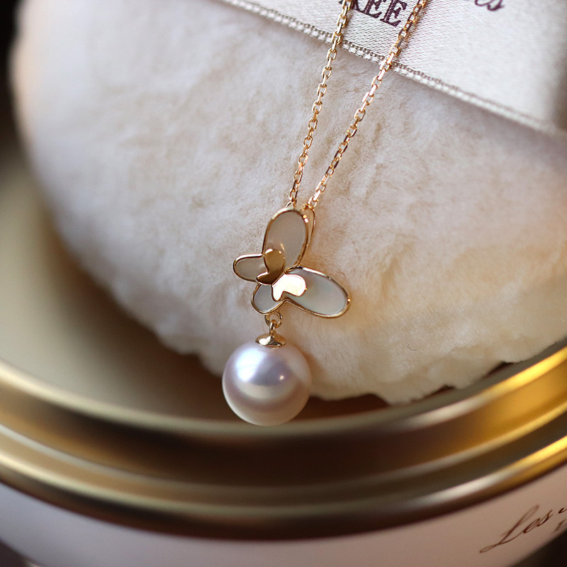 [ヘイズジュエリー] バタフライフラワーデザイン 18Kゴールド ホワイトマザーオブパール バタフライシェイプ 日本製オーロラア