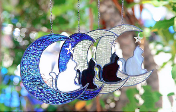 猫　オーナメント　飾り　月 Amazon.co.jp: Zedesey 猫 装飾 ステンドグラス 月 装飾 窓 吊り
