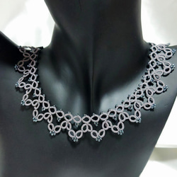 タティングレースのネックレス(グレイッシュブラウン) 1枚目の画像