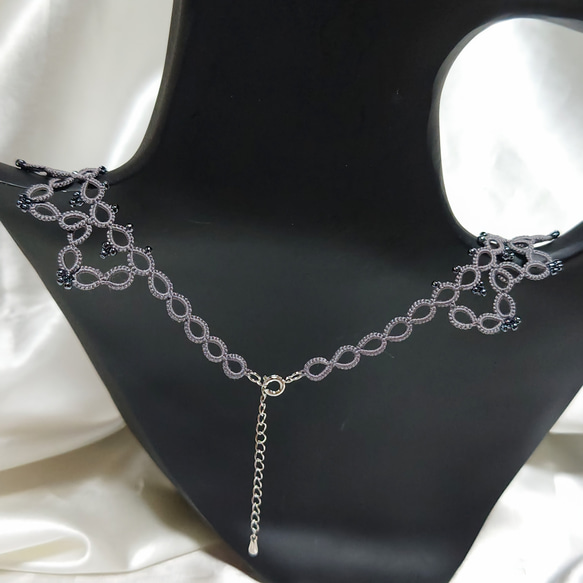 タティングレースのネックレス(グレイッシュブラウン) 2枚目の画像