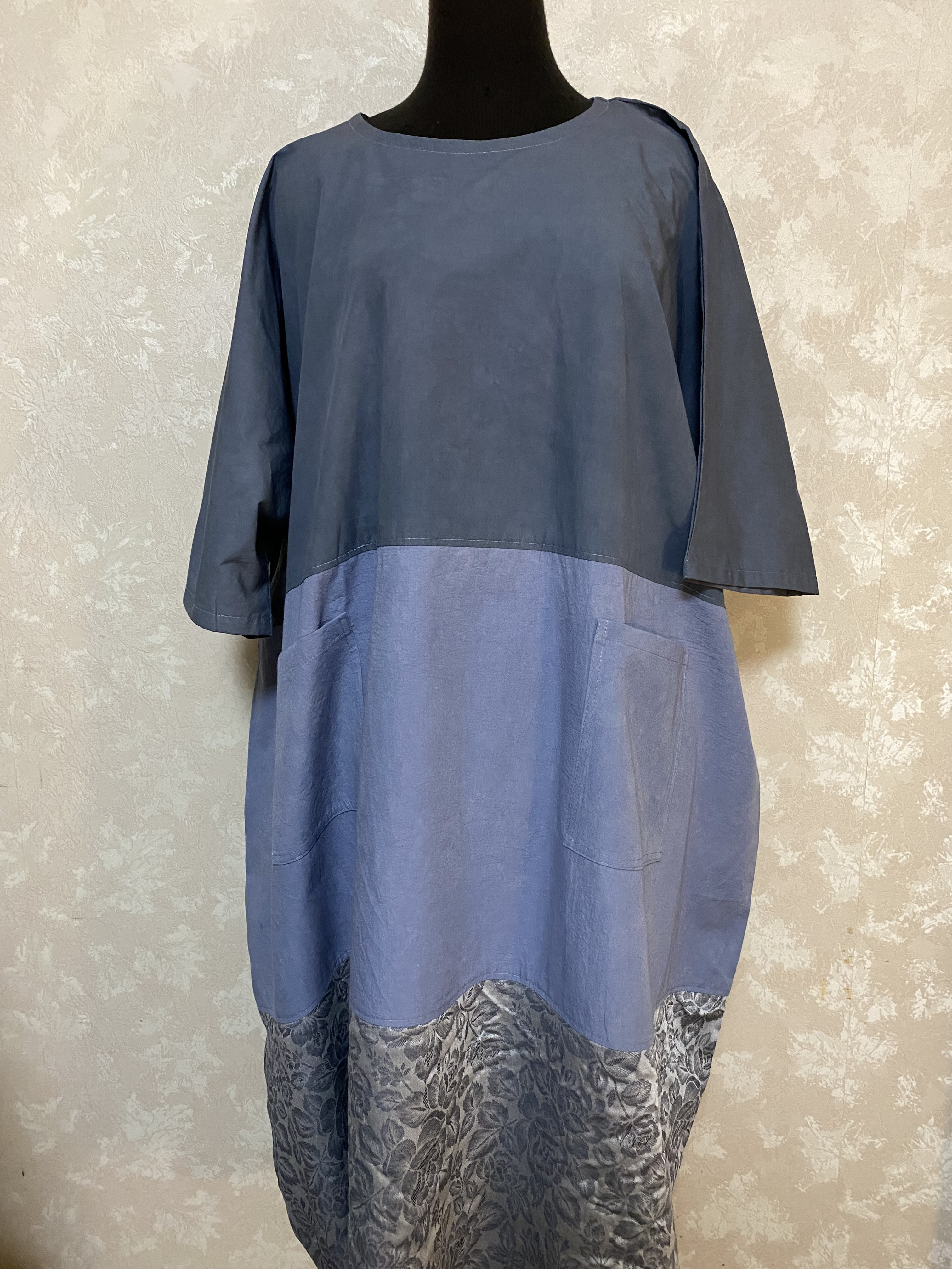 363.バルーンワンピース、黒染め　藍染め　手染め　パッチ　ゆったり　コットン