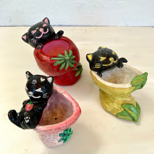 ミニサイズ猫 いちご形プランターオブジェ手作り セメント 植木鉢