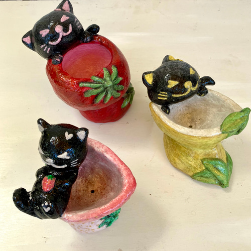 ミニサイズ猫 いちご形プランターオブジェ手作り セメント 植木鉢