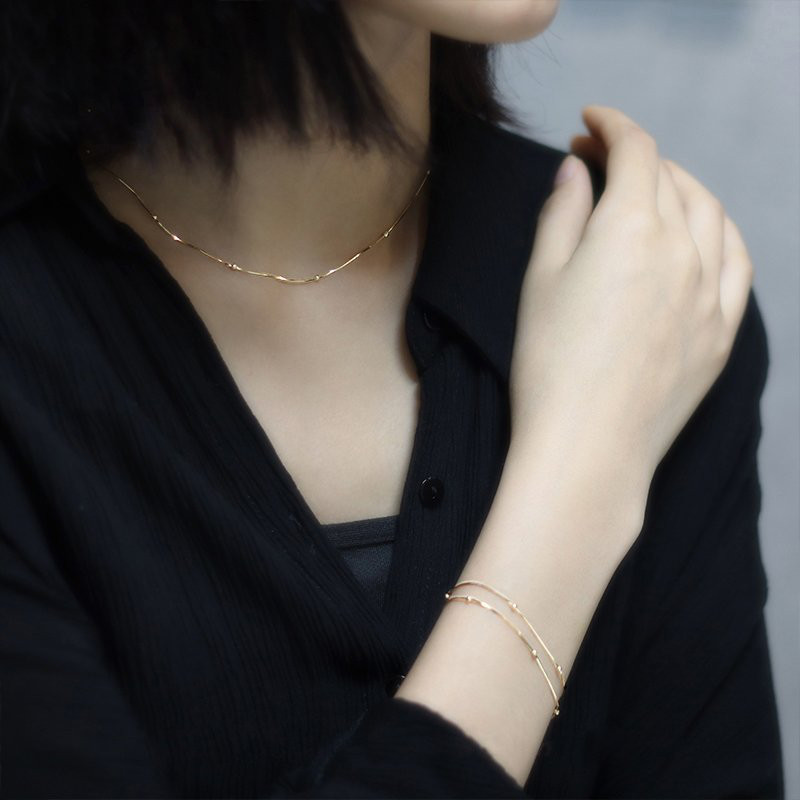 [ヘイズジュエリー] ミニマリストシルクライトデザイン 18Kゴールドスネークボーンチェーン ダブルレイヤー 星空ブレスレットネ