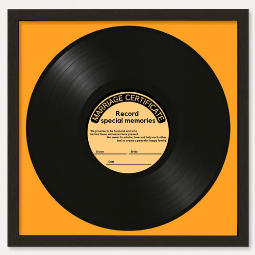 スマホをかざすだけ！思い出の音楽や写真アルバムが開く！】 本物の