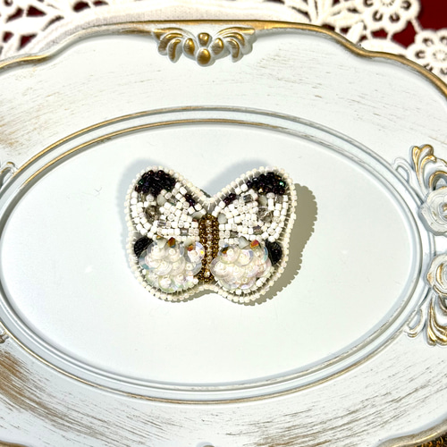 White】蝶のブローチ（butterfly） ブローチ 追想おぺら 通販