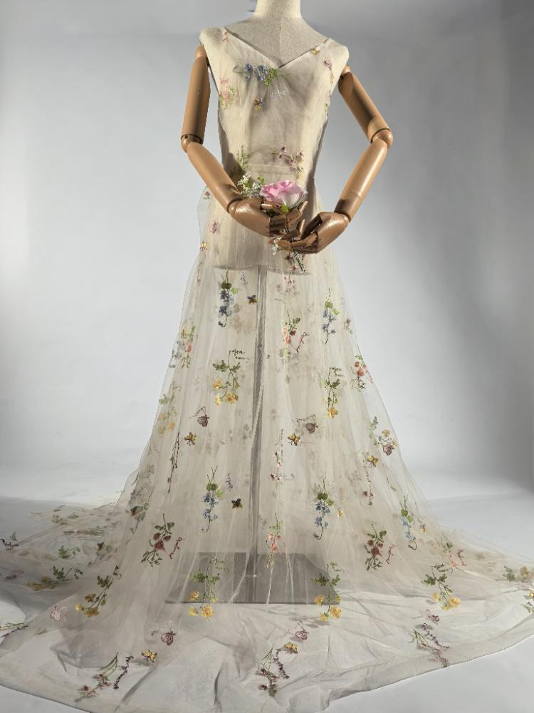 美しい花レース シャンパン色  ソフトチュール カラードレス レースオーバースカート フレキシブルな着こなし 花嫁