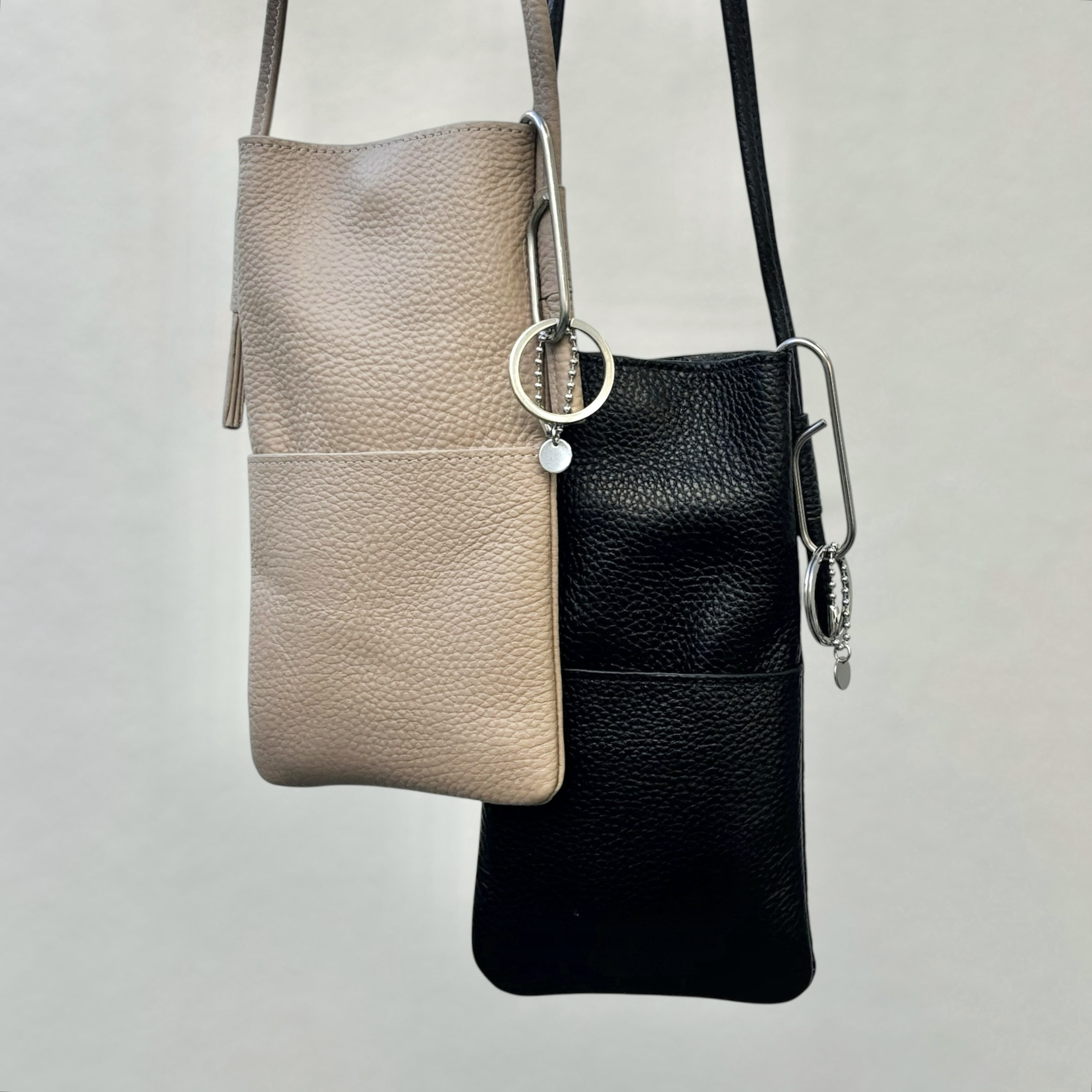 スマホポシェット スマホポーチ 本革 シュリンクレザー スマホショルダー 長さ調整 キーリング カラビナ ステンレス