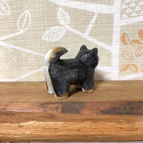 木彫りの柴犬(黒) 木彫りの黒柴犬 その他置物 村山木彫工房 通販 12934272｜Creema