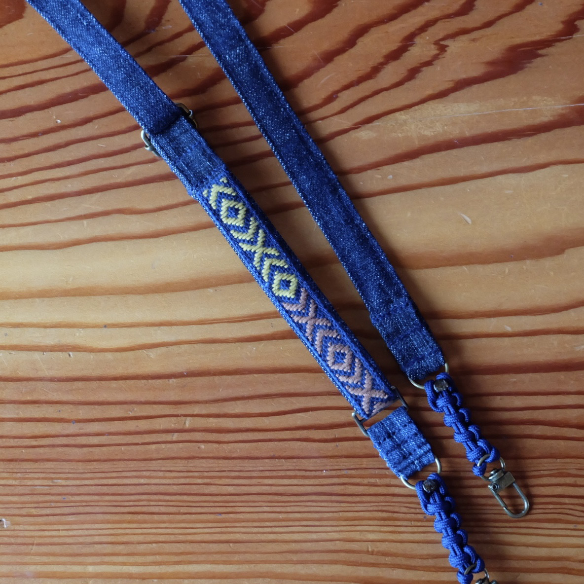 長さ調整可能！こぎん刺しスマホショルダー豆こ【スマホ☺︎刺繍】カメラストラップ☺︎スマホストラップ⌘受注製作⌘