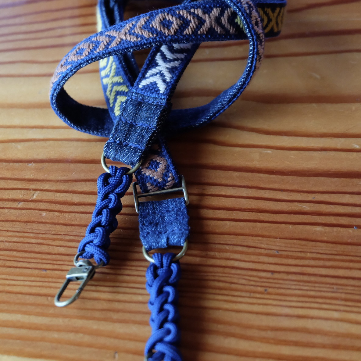 長さ調整可能！こぎん刺しスマホショルダー豆こ【スマホ☺︎刺繍】カメラストラップ☺︎スマホストラップ⌘受注製作⌘