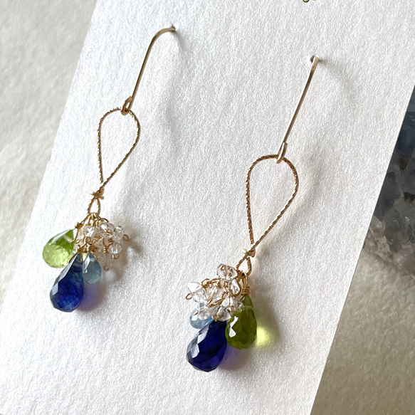 [14kgf]サファイアピアス 1枚目の画像