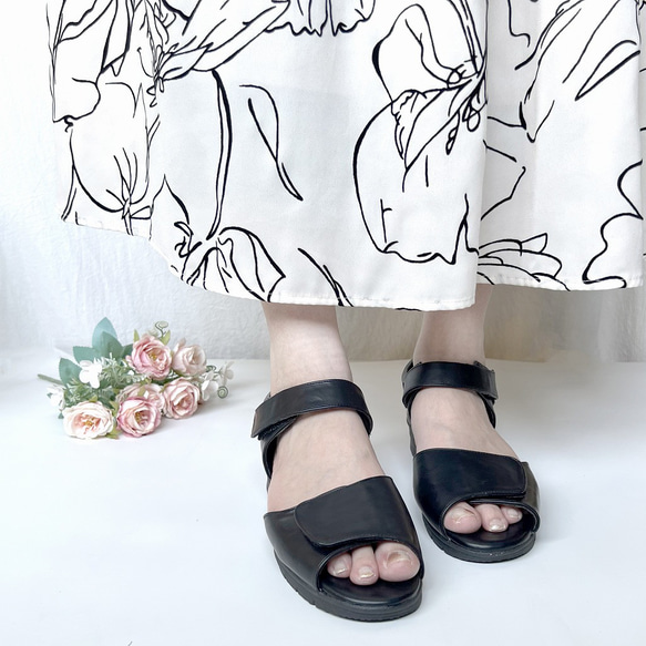 【特別価格】テープで足にフィット♪ シンプルデザイン かかと付きサンダル　1908 3枚目の画像