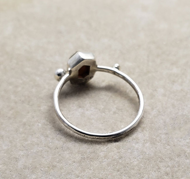 奈良県レインボーガーネットとレッドスピネルのリング