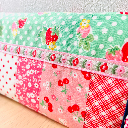 昭和レトロガールズ「ソーイングガールズ」パッチワークとわんちゃん