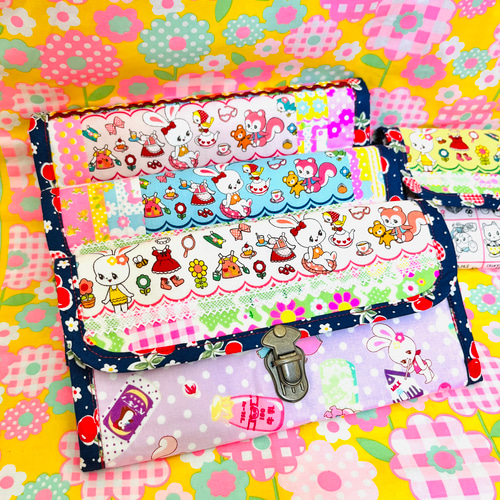 昭和レトロガールズ「ソーイングガールズ」パッチワークとわんちゃん