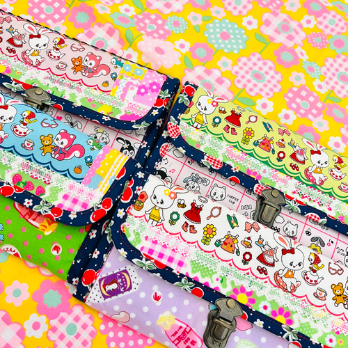 昭和レトロガールズ「ソーイングガールズ」パッチワークとわんちゃん