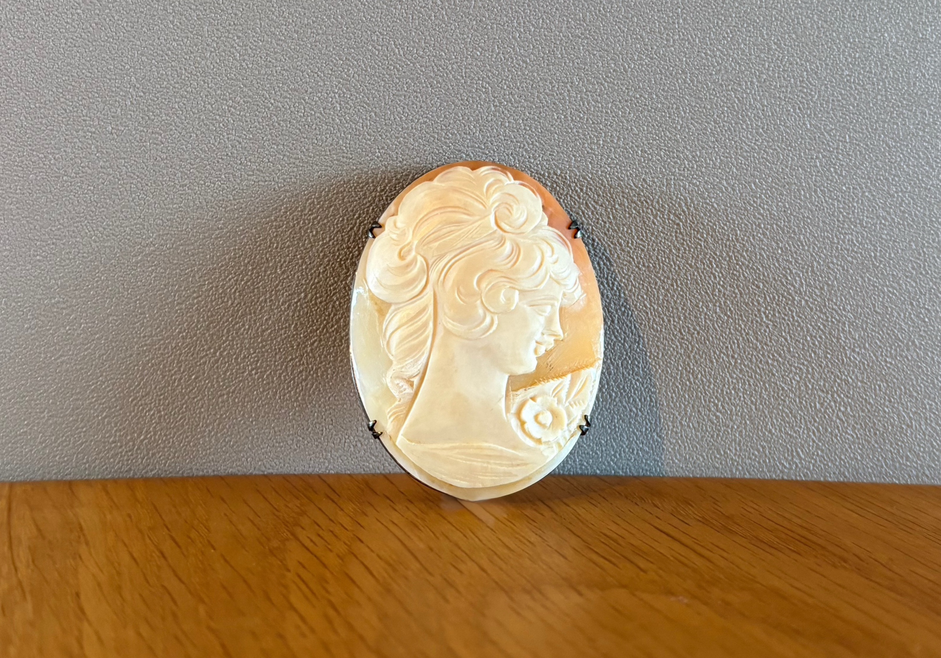 イタリアの古いカメオ Cameo アンティーク2WAY ブローチ&ペンダントトップ　Italy 【1点】