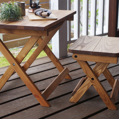 暮らしに寄り添う、折りたたみ式木製テーブル！収納もスマート！自然
