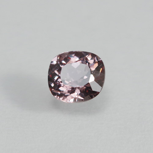 ★天然カラーチェンジガーネット★赤紫から赤褐色へ✨ソ付✨ 紫から赤へ 色が変わるガーネット カラーチェンジガーネット 0.40ct b