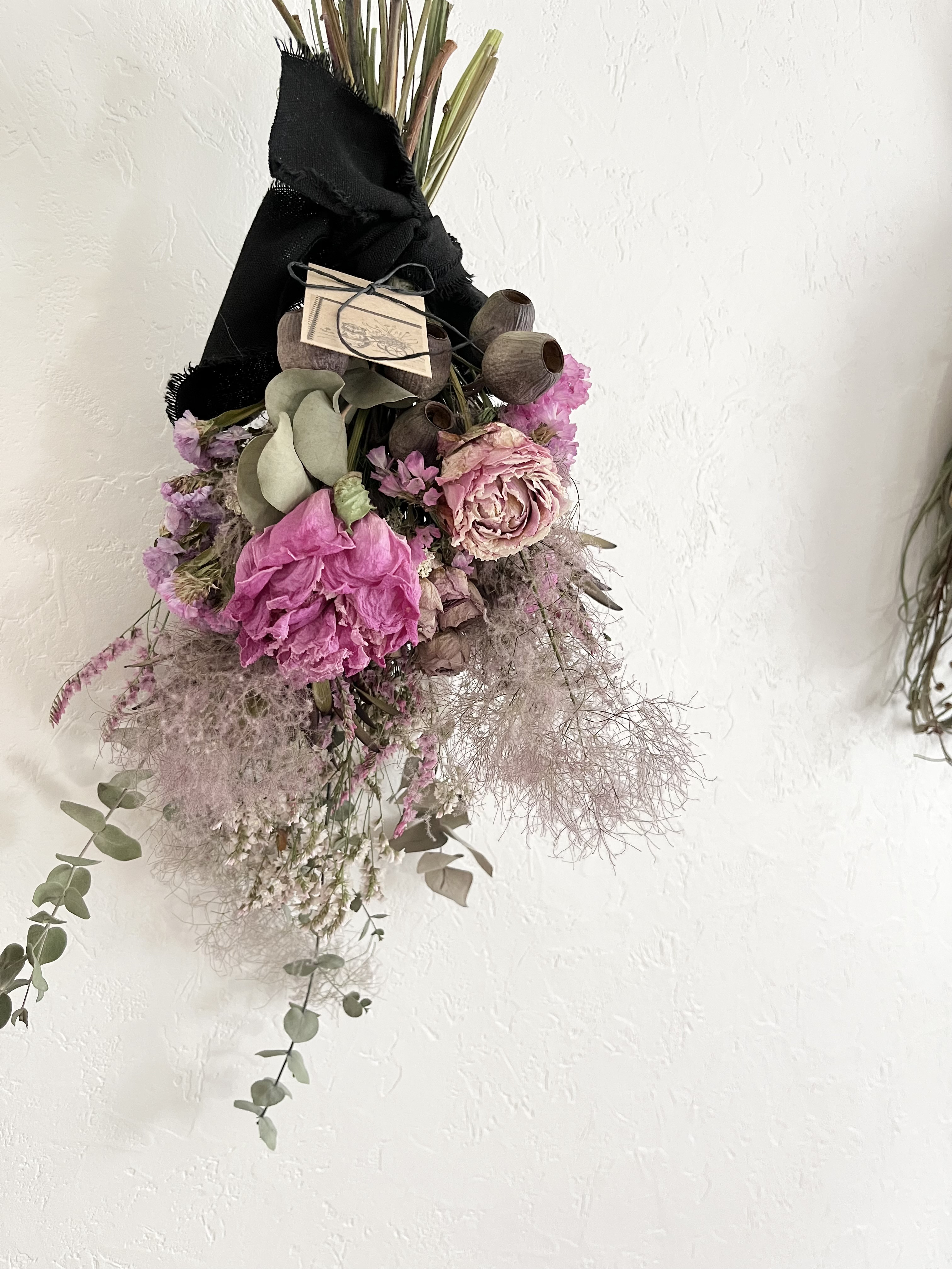 ナチュラルスワッグ【華の都】薔薇／芍薬／スモークツリー／リモニウム／ベルガムナッツ他