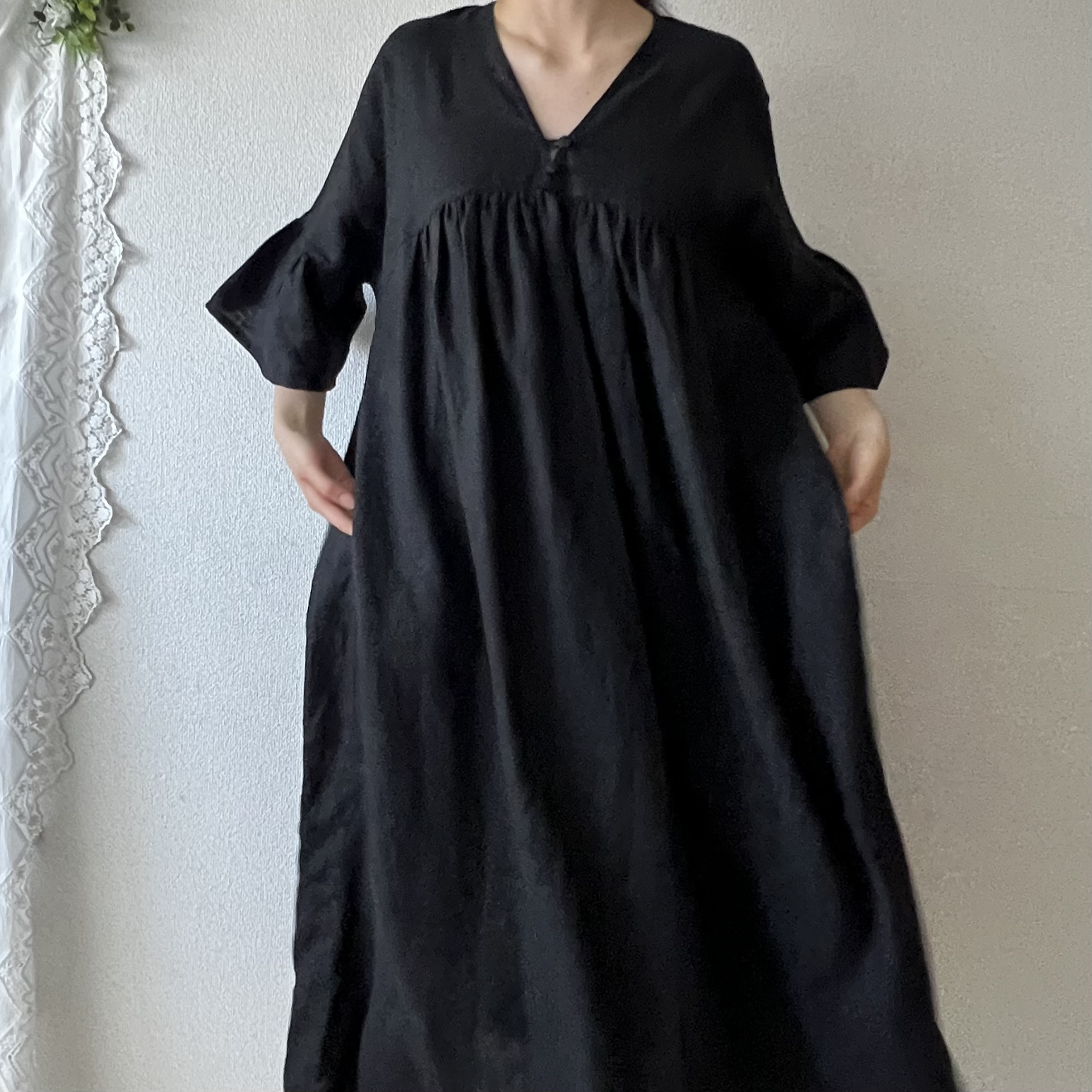 Vネックギャザーワンピース(色選択)