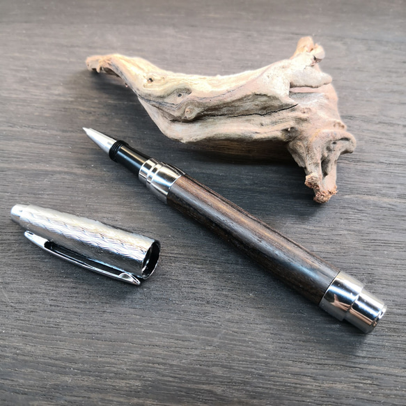 36黒柿　木製キャップ芯ケース　木目揃え　キャップのところにほんの少し孔雀杢 36 黒柿孔雀杢 シャーペンにも交換可能 | こぶた工房
