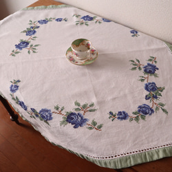 ハンドメイド　テーブルクロスパンツ　レース　ハンガリー刺繍生地使用　リメイク ハンガリー刺繍のテーブルクロス | Fussel