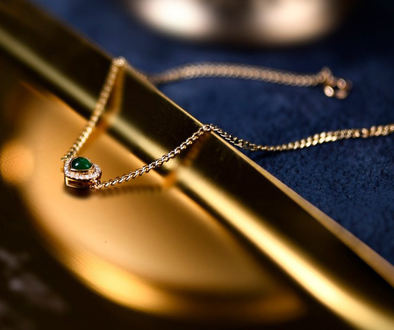 [ヘイズジュエリー] ライトラグジュアリーレトロシリーズ 18Kゴールド ダイヤモンド ハートグループ象嵌 エメラルドカラー ジ