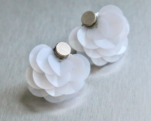 frill flower【silver×white】ピアス/イヤリング ピアス