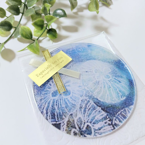 透明感のあるクラゲのアクリルコースター 青 梅雨 涼しげ 水族館 海月