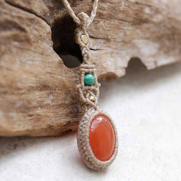 カーネリアンとマラカイトマクラメネックレスmac424 3枚目の画像