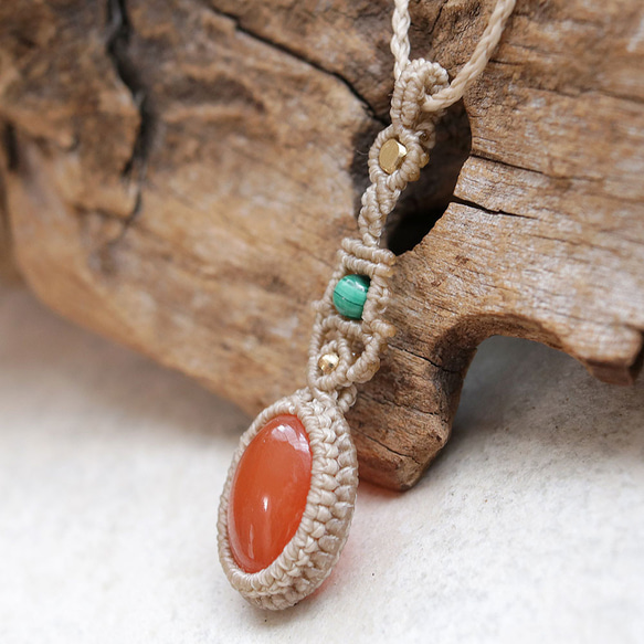 カーネリアンとマラカイトマクラメネックレスmac424 4枚目の画像