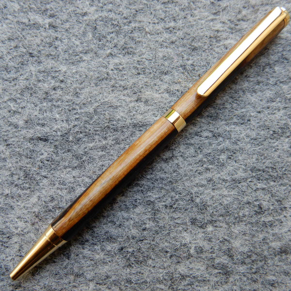 ボールペン　木＆レジン　回転式　（P010）