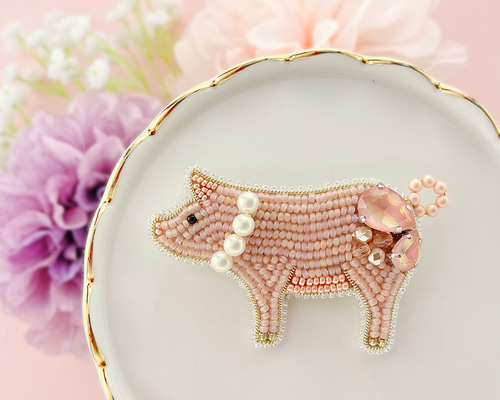 ✨タグ付き✨アルベロベロ ブタchan ビーズ刺繍 ブローチ付き Ｔシャツ アルベロコレクション ラペ｜アルベロベロ、アミティエの販売店
