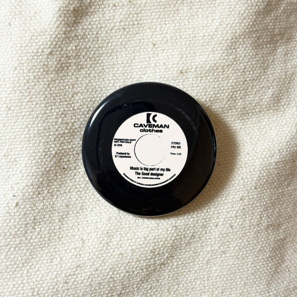 7インチ シングルレコードのデザイン 音楽ジャンルの缶バッジ 38mm